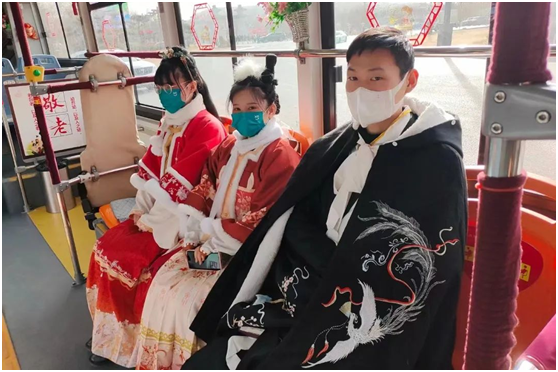 老家河南 心的春運︱熟悉的春節里！ 看洛陽(yáng)公交人的過(guò)年儀式感 